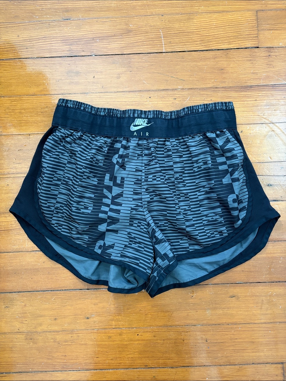 Nike Black & Gray Graphic Women's Running Shorts